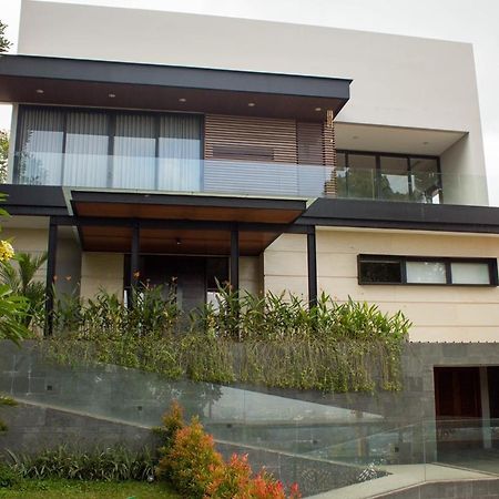 Villa Dago Pakar バンドゥン エクステリア 写真