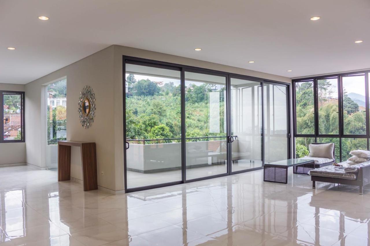 Villa Dago Pakar バンドゥン エクステリア 写真